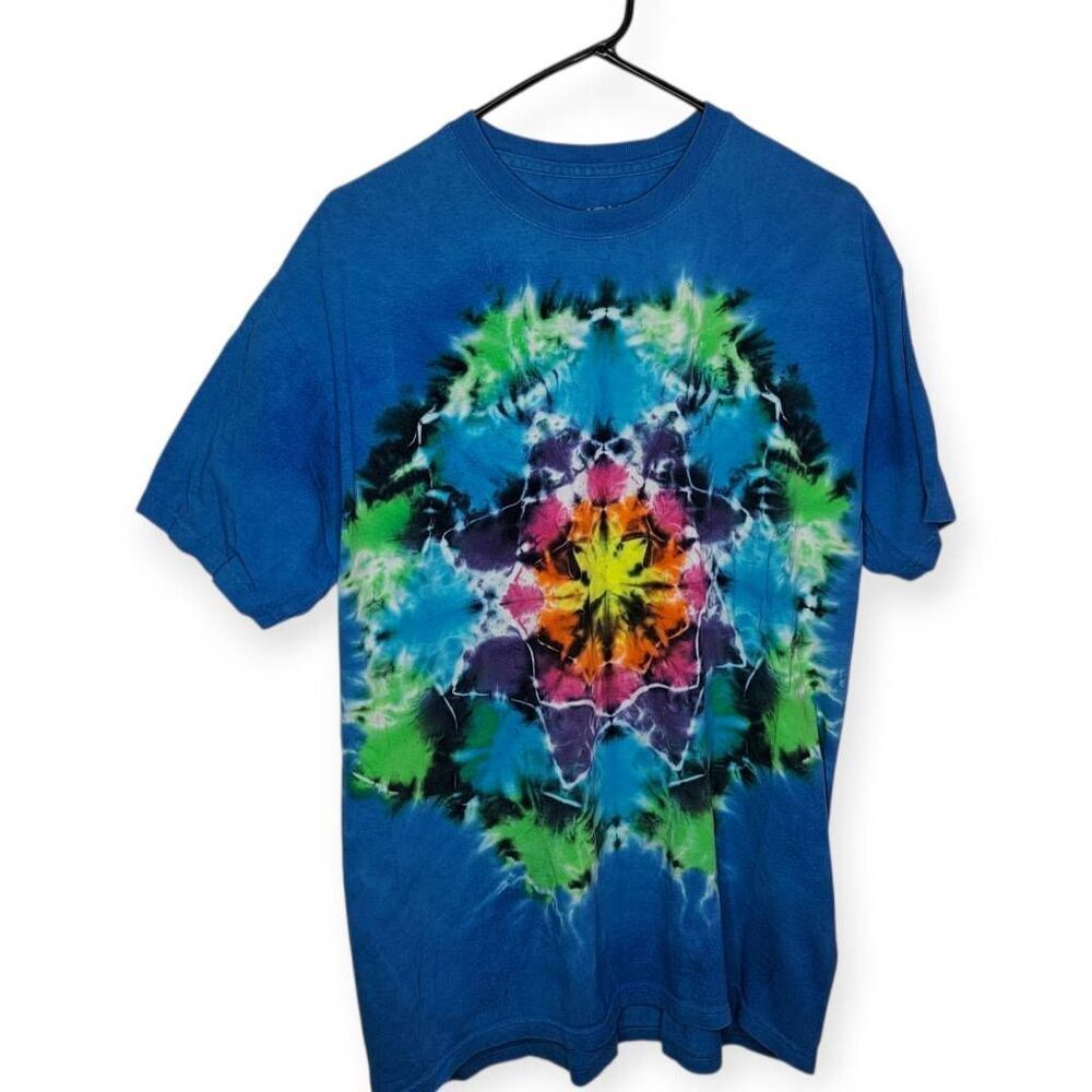 Liquid Blue Rainbow Mandala Unprinted Tie-Dye T-Shirt size Large